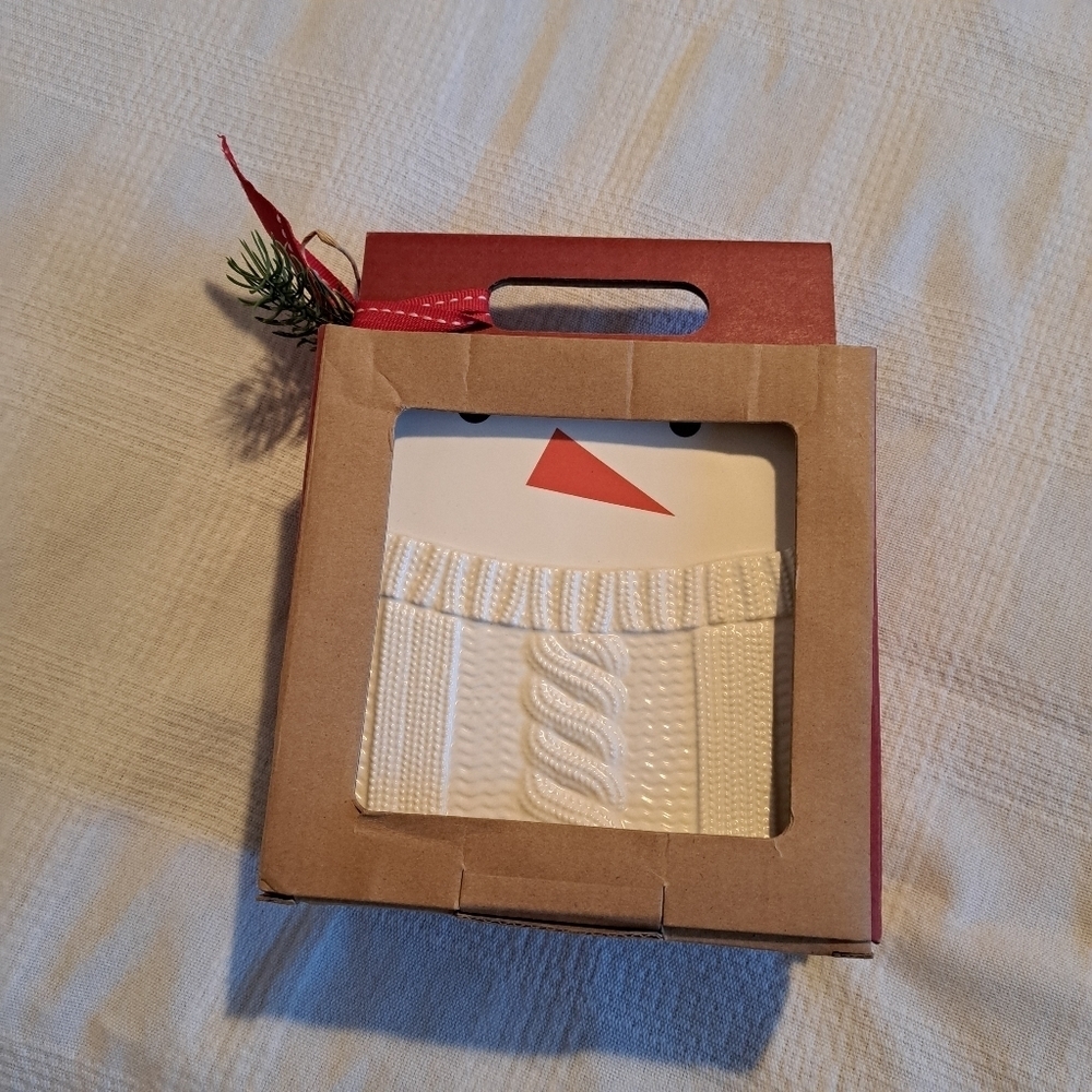 Hallmark snowman 4 appetizer plates, 6" x 6" each, New